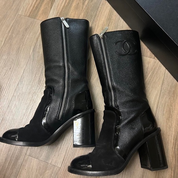 Chanel Women's Black Boots - Picture 2 of 6